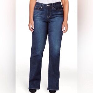 Levi Strauss Classic Bootcut Jeans. Stretch. Women’s 20W (actual 40X32)